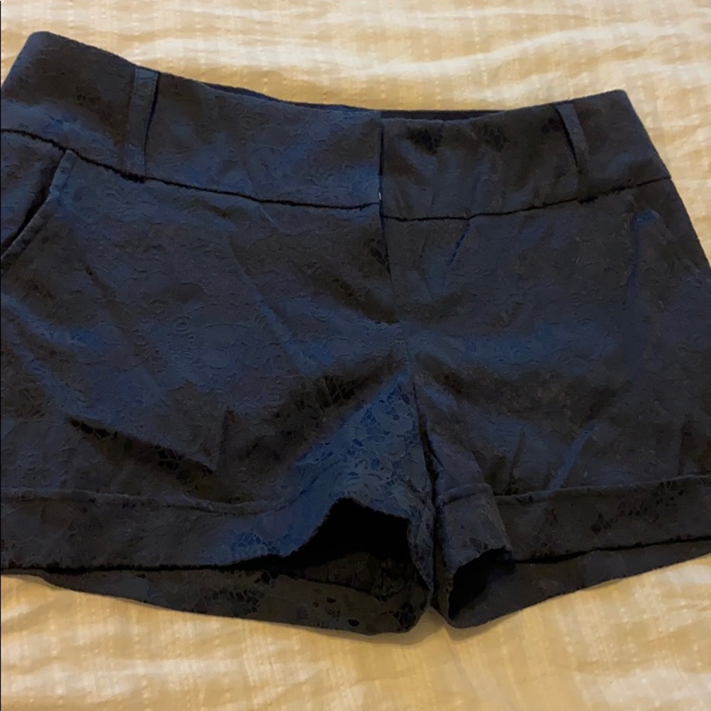 Maurices size 9/10 blue floral shorts-new!